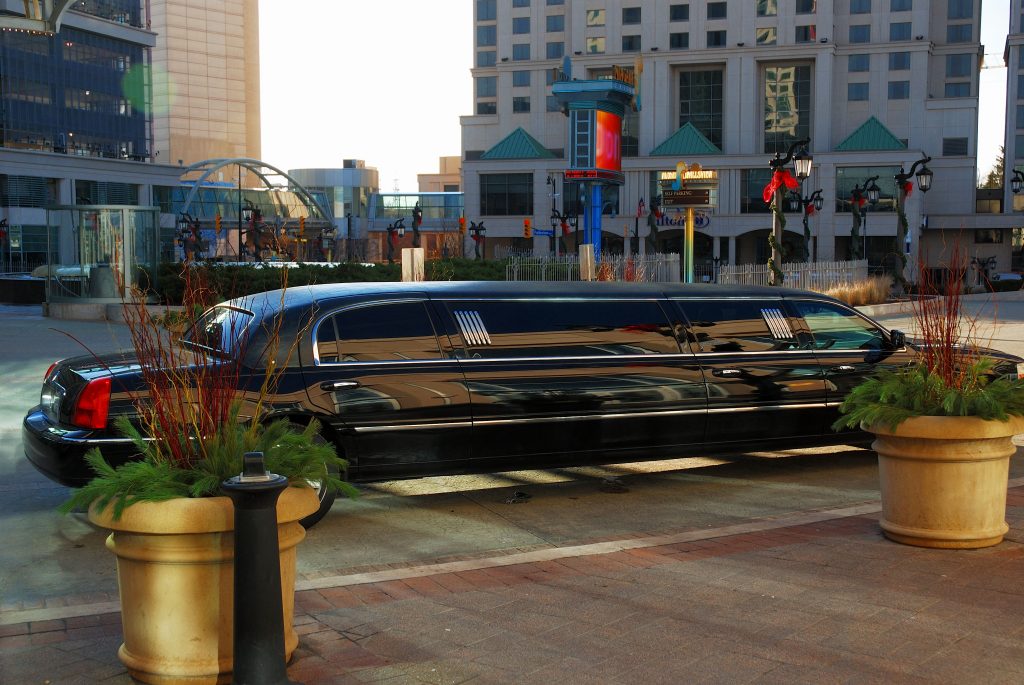 airport limo mississauga