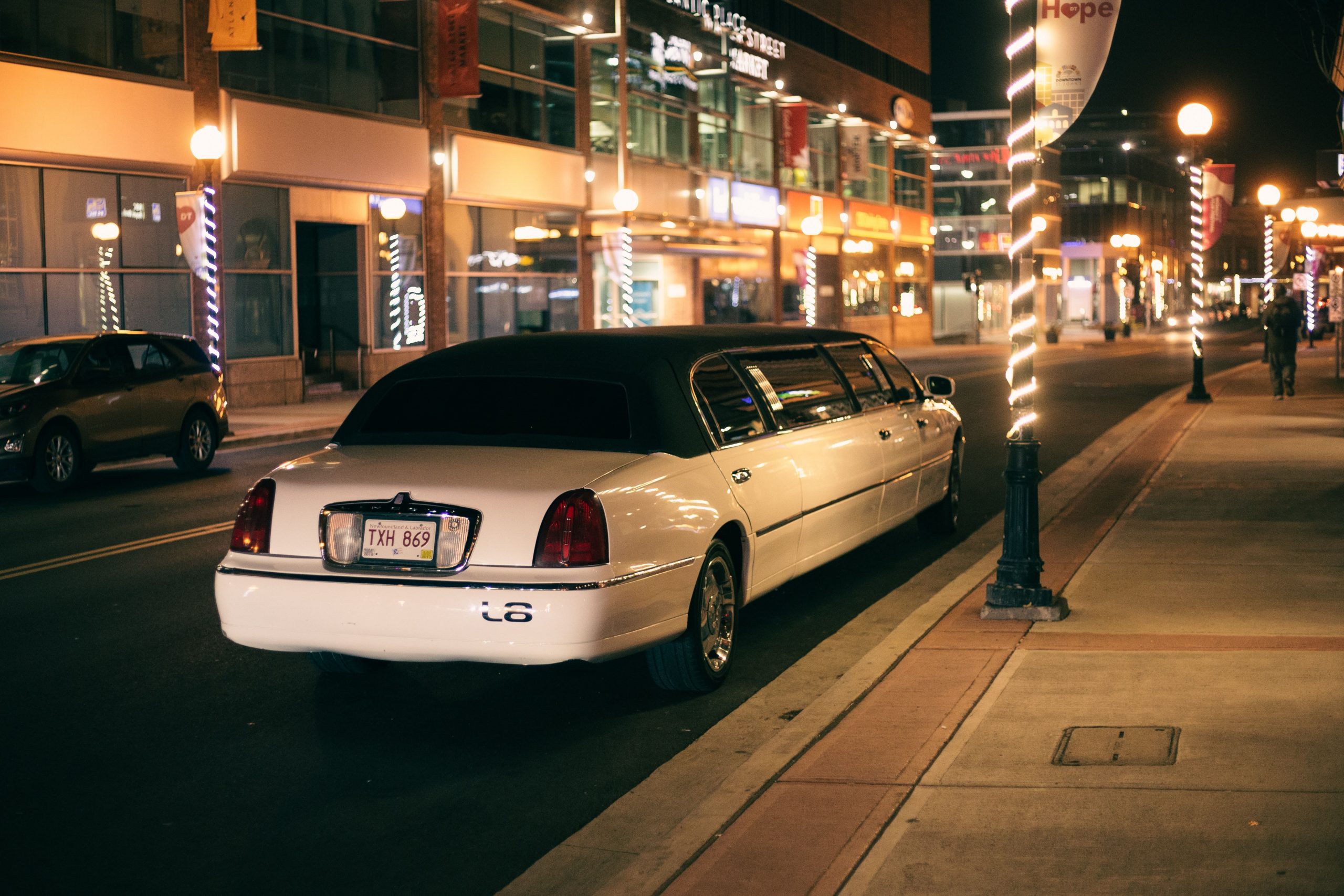 Top 5 Reasons to Book a Limo for Your Next Barrie Night Out