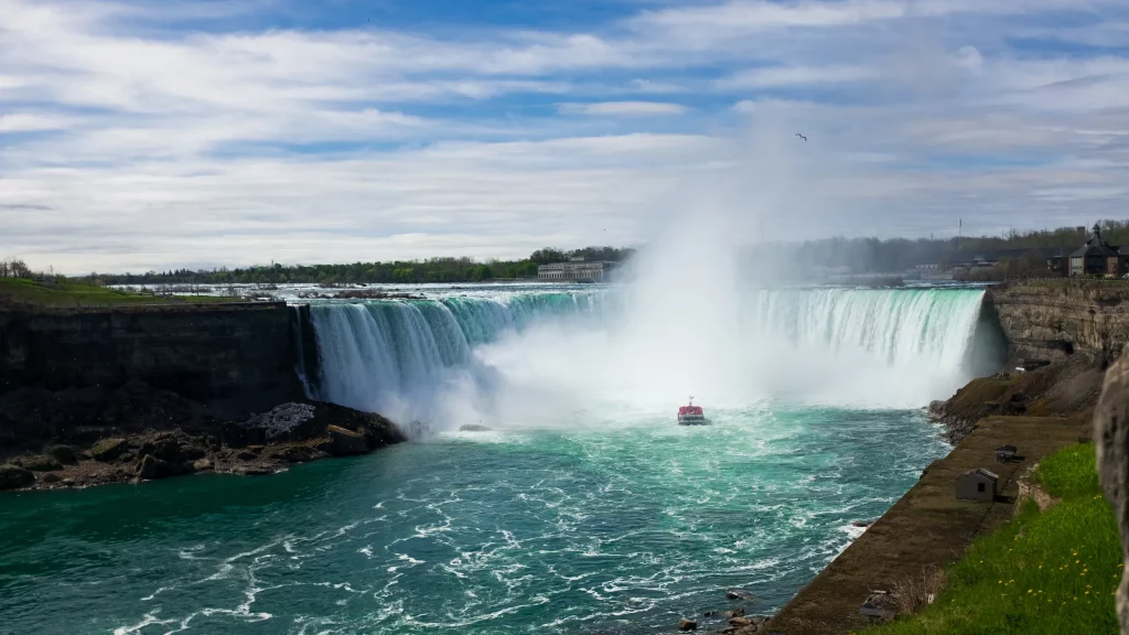 Niagara Falls: Travel in Style with a Limo Service