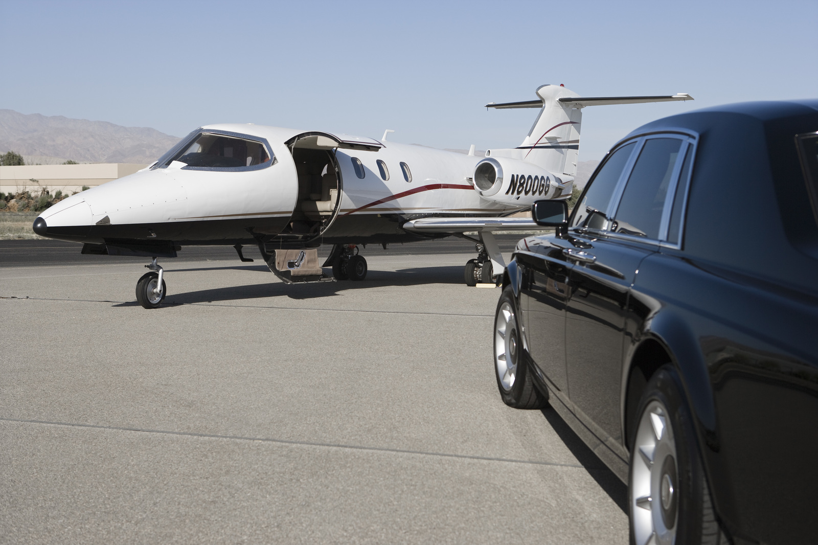 Airport limo service in Toronto
