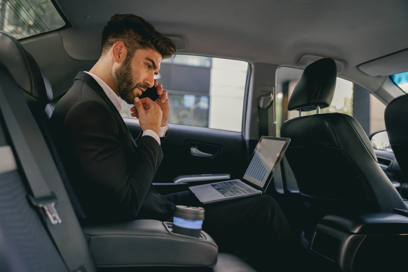 Airport limo Oakville