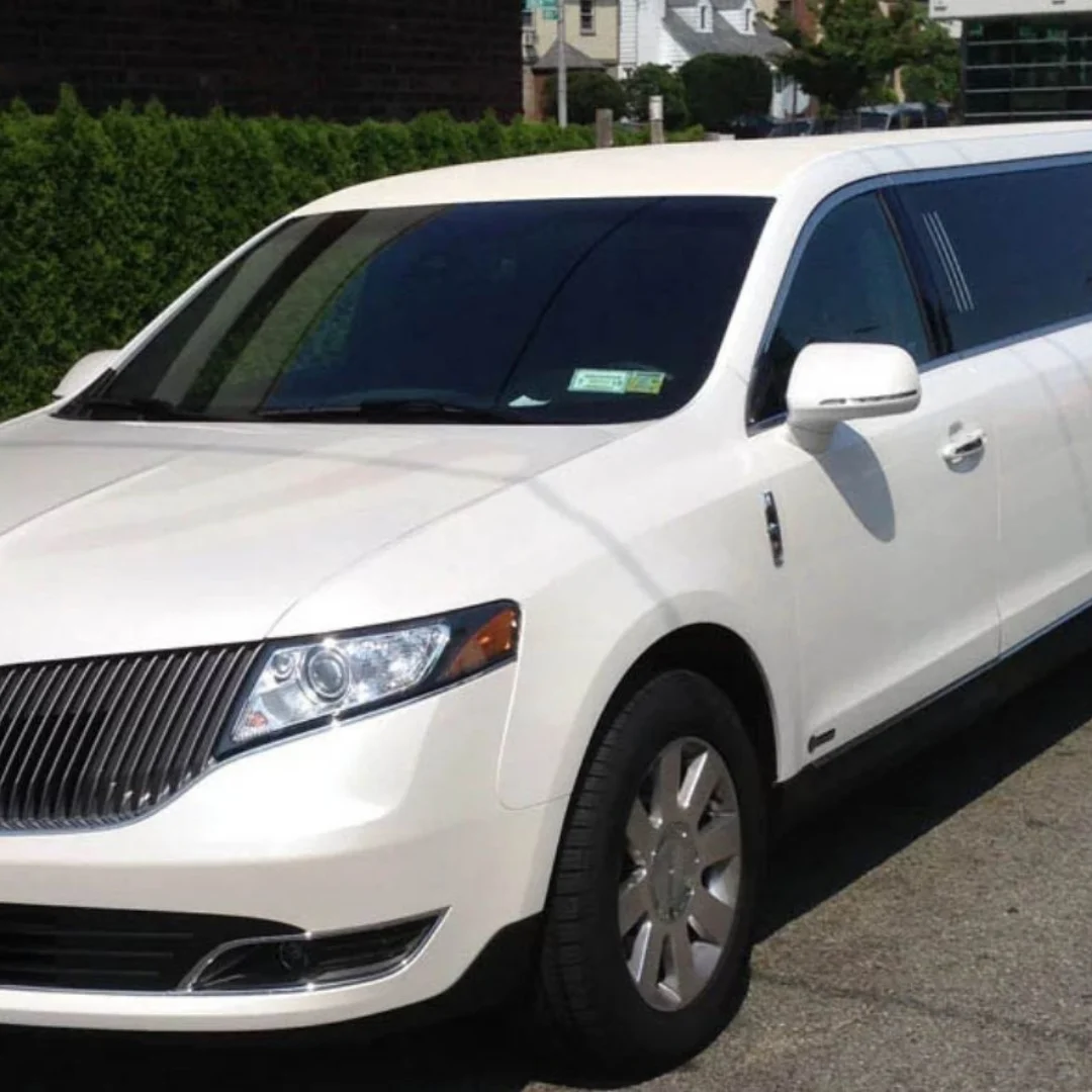 Lincoln Town Stretch Limo