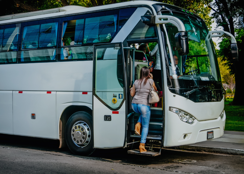 charter bus 2 e1789460870106